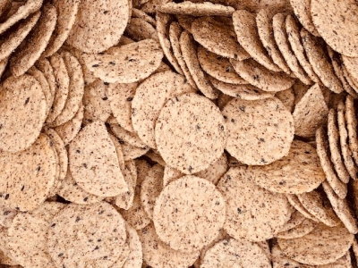 Sesamcrackers met peper